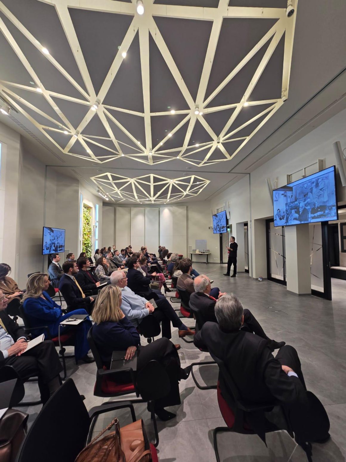 Lectures & Talks by Piero Tomassoni at Banca Generali, Milan & The London Book Fair